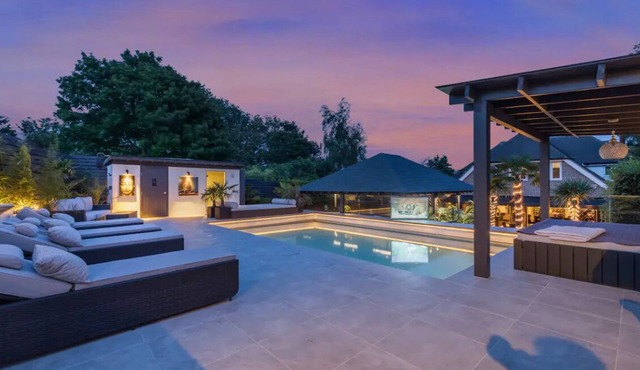 Brighton Luxury Spa Escape - By Crown Gardens Holiday Homes