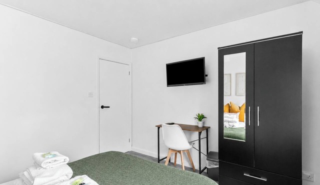 Brighton Spa House | Hot Tub & Sauna | Sleeps 10