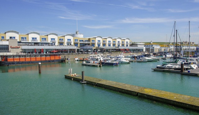 Britannia Harbour View Parking by Brighton Holiday Lets