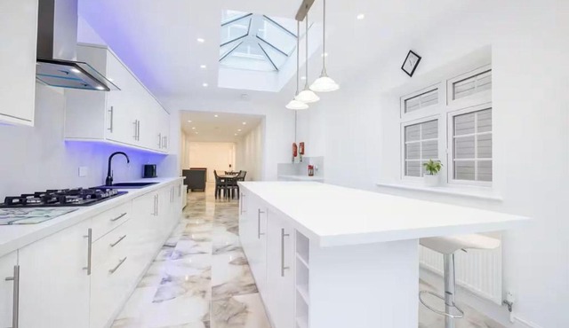 Broadlands House 3 Bed home