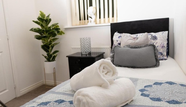 Broughton Haven 5 Beds House Free WiFi, Free parking, NETFLIX