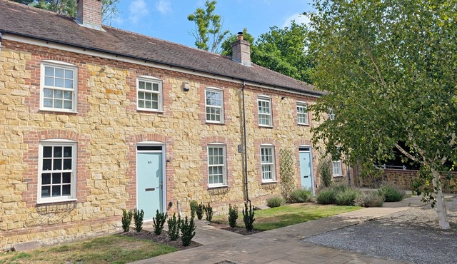 Budgenor Lodge - Midhurst - a family house that sleeps 4 guests in 2 bedrooms
