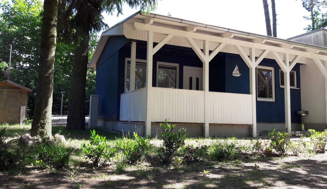Bungalow "Müritzblau", 250 m to the Müritz & jetty, alternative form of payment possible