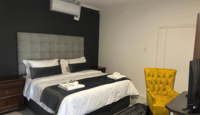 Busa House Self-Catering guest house & Caravan Park