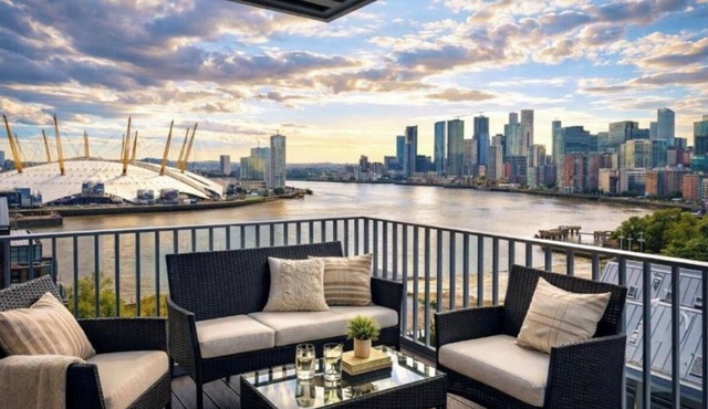 Canary wharf iconic London skyline view
