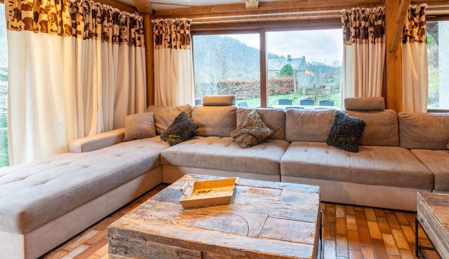 Capacious holiday home in Membre with garden