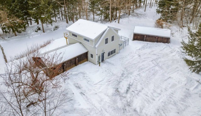 Carriage House with Valley Views, Rock Haven