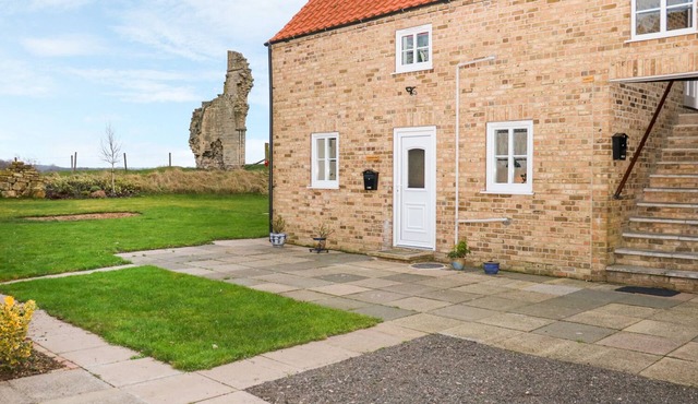 CARRINGTON COTTAGE, pet friendly, with a garden in Lincoln