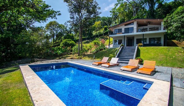 Casa Cascada NEW! Ocean View, Private Waterfall, Near Matapalo Beach!