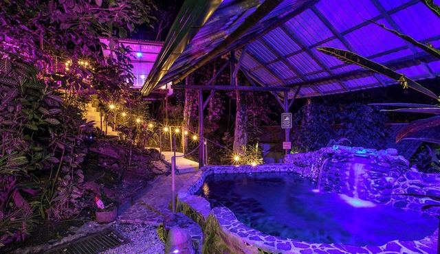 Casa del Arbol (Adults only)