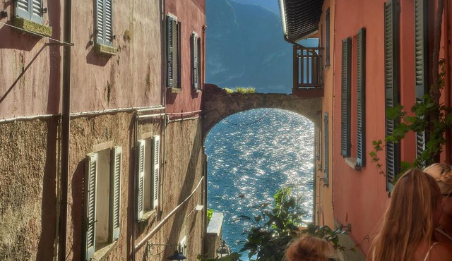Casa di Mezzo "Historic centre of VARENNA" Lake Como