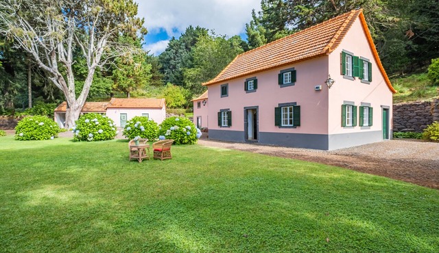 CASA DOS CASTANHEIROS - Charming countryside Cottage