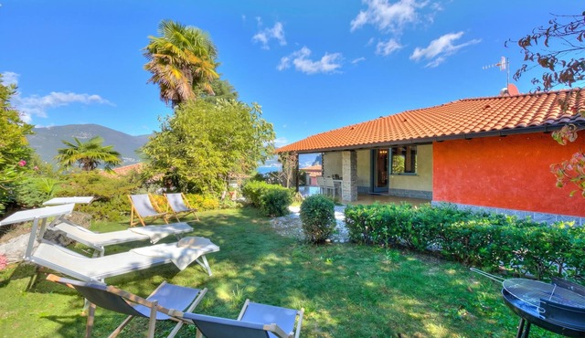 Casa Francesca Garden & View Lago Maggiore Hillside Villa + Terraces for 8, Castelveccana, Italy