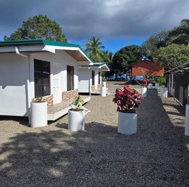 Casa Trogon 2BDRM AC 50M to the Beach