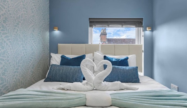 Central Location I King Size Bed | Work stays
