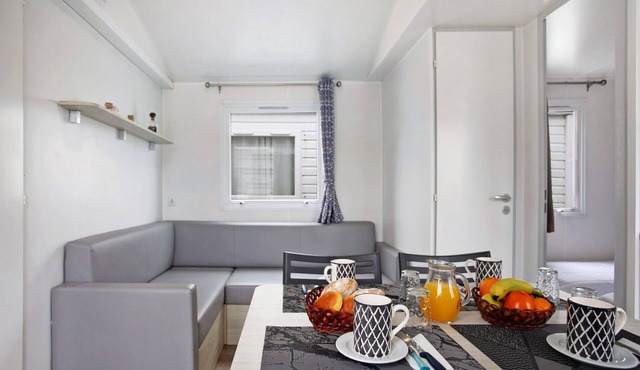 Chalet 'Bungalow T2 I V- 15 Min From Nazaré' with Shared Pool, Private Terrace and Air Conditioning