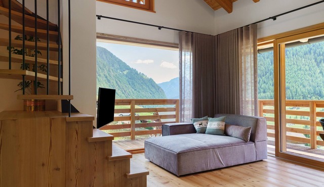 Chalet "de la Tata" with Mountain Views, Private Wellness Area and WiFi