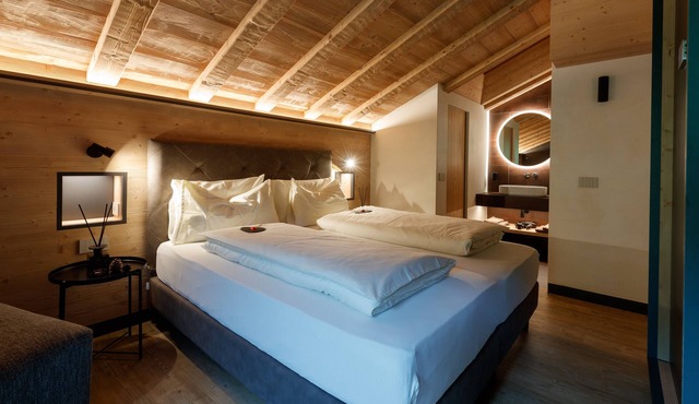 Chalet 'Ice Villa Genf with Spa' with Mountain View, Shared Garden and Wi-Fi