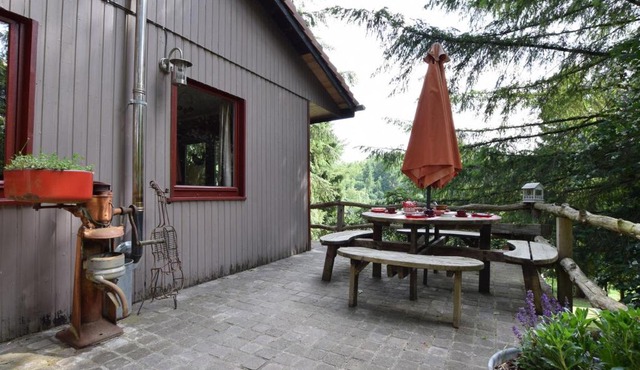 Chalet in a green and peaceful environment