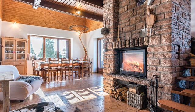Chalet The Lodge Monte Bondone close to Ski Slopes with Mountain Views and Sauna