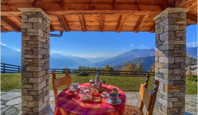 Chalet with wonderful lake view for max 5 people