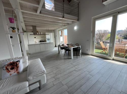 Charme Lake Loft