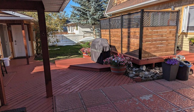 Charming 2-bedroom building in cool Calgary with private Hot Tub