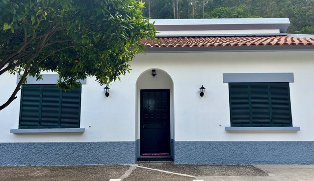 Charming 2 Bedroom House with Comfortable Living in Camacha