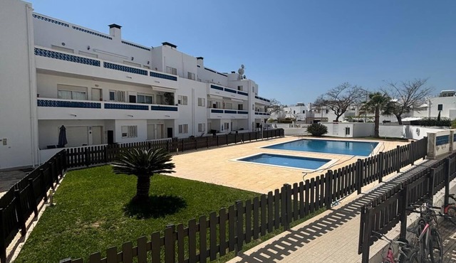 Charming 2-bedroom apartment in Santa Luzia with AC