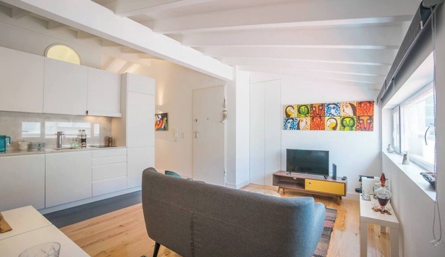 Charming 2BR Near Alameda