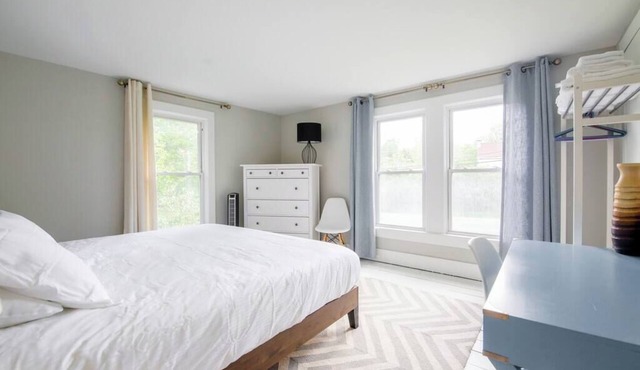 Charming 3-BR Farmhouse 10-min to Hunter