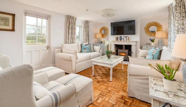 Charming 4 Bed Cottage in Herts Countryside - Pass the Keys