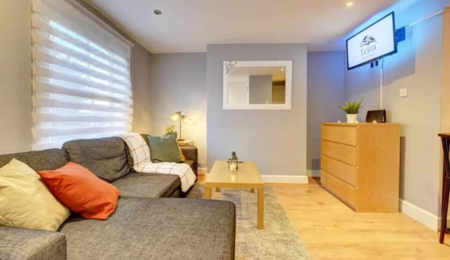 Charming Banbury Flat near Café Veneto & V Lounge