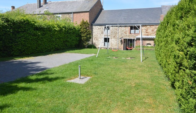 Charming Country Cottage in Winenne with Garden