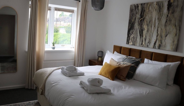 Charming Family Home Long Term Stay Available!