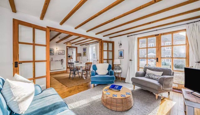 Charming Family Stables Conversion - Pass the Keys