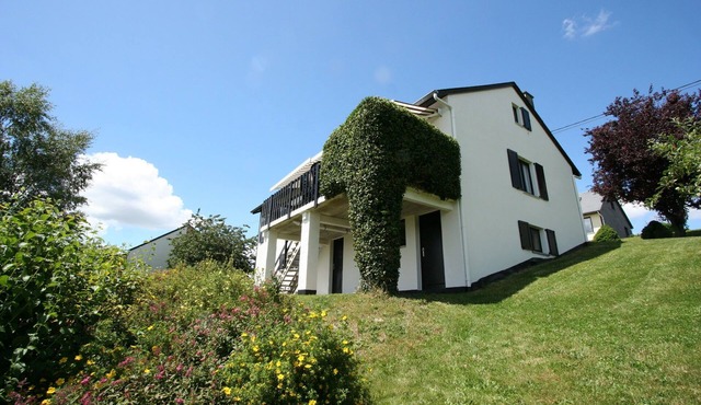 Charming holiday house with sauna, tanning bed, garden, terrace and lovely view