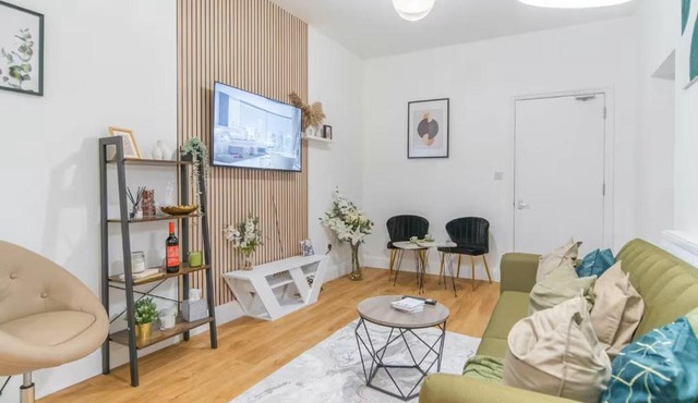 Charming London Flat Near Wembley Parks & Garden