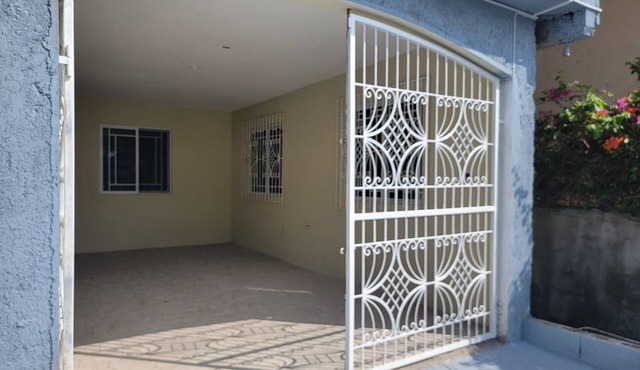 Charming studio in fabulous Montego Bay with AC, WiFi