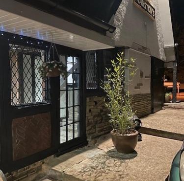 Chequers Country Inn