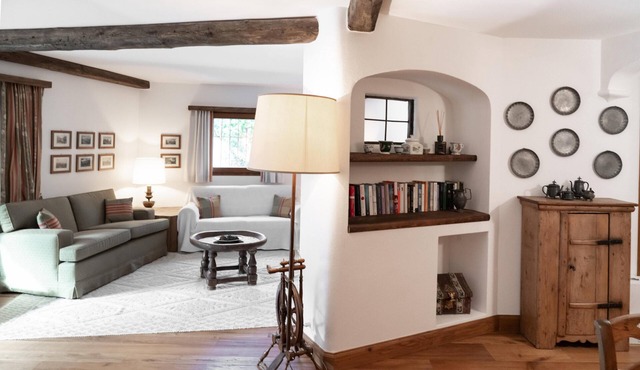 Chesa Curtinella 13 – Spacious 5.5-room flat with garden