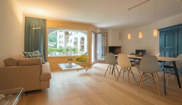Chesa Curtinella 14 – Stylish flat with garden and fireplace