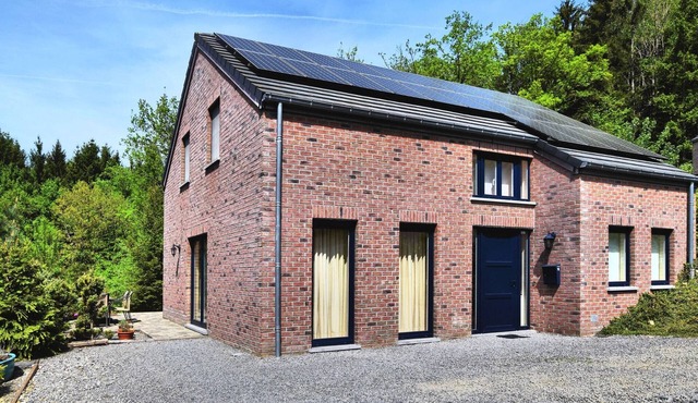 Chic Holiday Home in Durbuy with Sauna