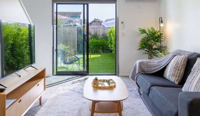 Chic Riccarton Stay with Parking + Outdoor Space