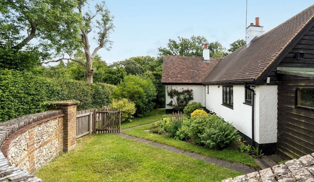 Chilterns Farm Cottage Hideaway | Pass the Keys