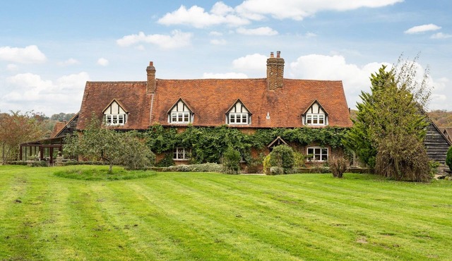 Chilterns Farmhouse Hideaway Pass the Keys