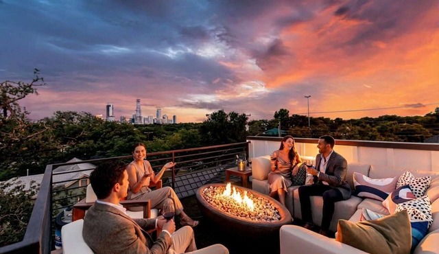 Clarksville Austoria*Rooftop Sauna, Skyline, Pool