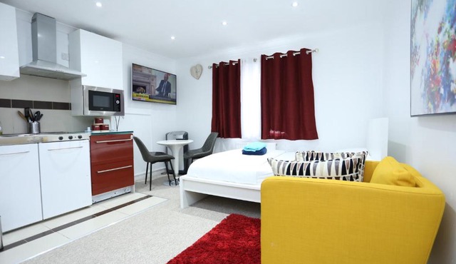Classic Studio Lytham Up London