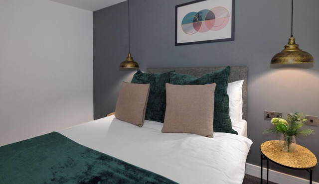 Close to city centre, Free Parking