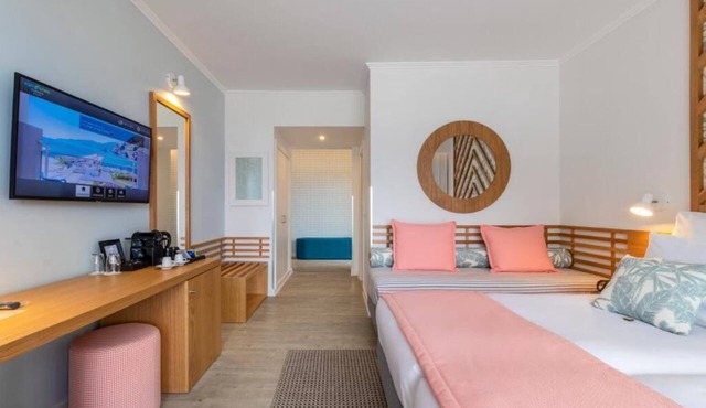 Coastal Room | Breakfast Included | Infinity Pool Access | Near Porto Moniz